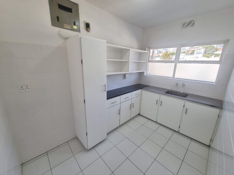 To Let 1 Bedroom Property for Rent in Sea Point Western Cape